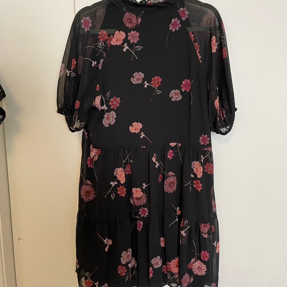 Like New CeCe Black and Pink Puff Sleeve Midi Dress